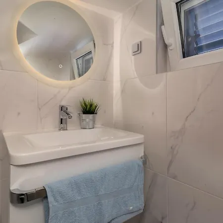 Dom wakacyjny In With Wifi Dramalj