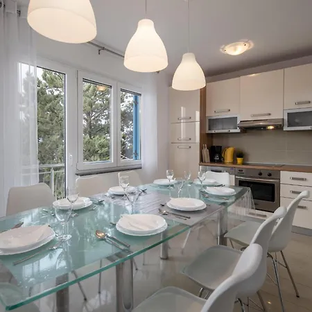 Holiday home In With House Sea View Dramalj